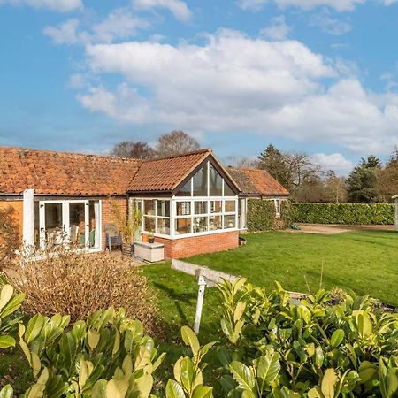 Burgh and Tuttington Host & Stay - Woodfalls Barn מראה חיצוני תמונה