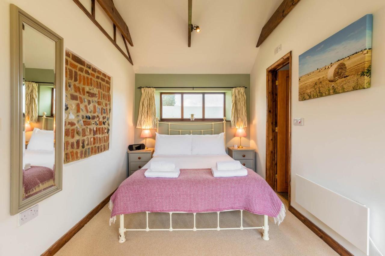 Burgh and Tuttington Host & Stay - Woodfalls Barn מראה חיצוני תמונה