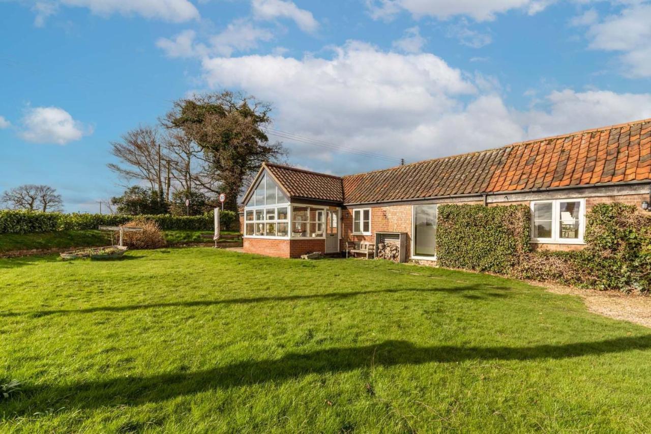 Burgh and Tuttington Host & Stay - Woodfalls Barn מראה חיצוני תמונה