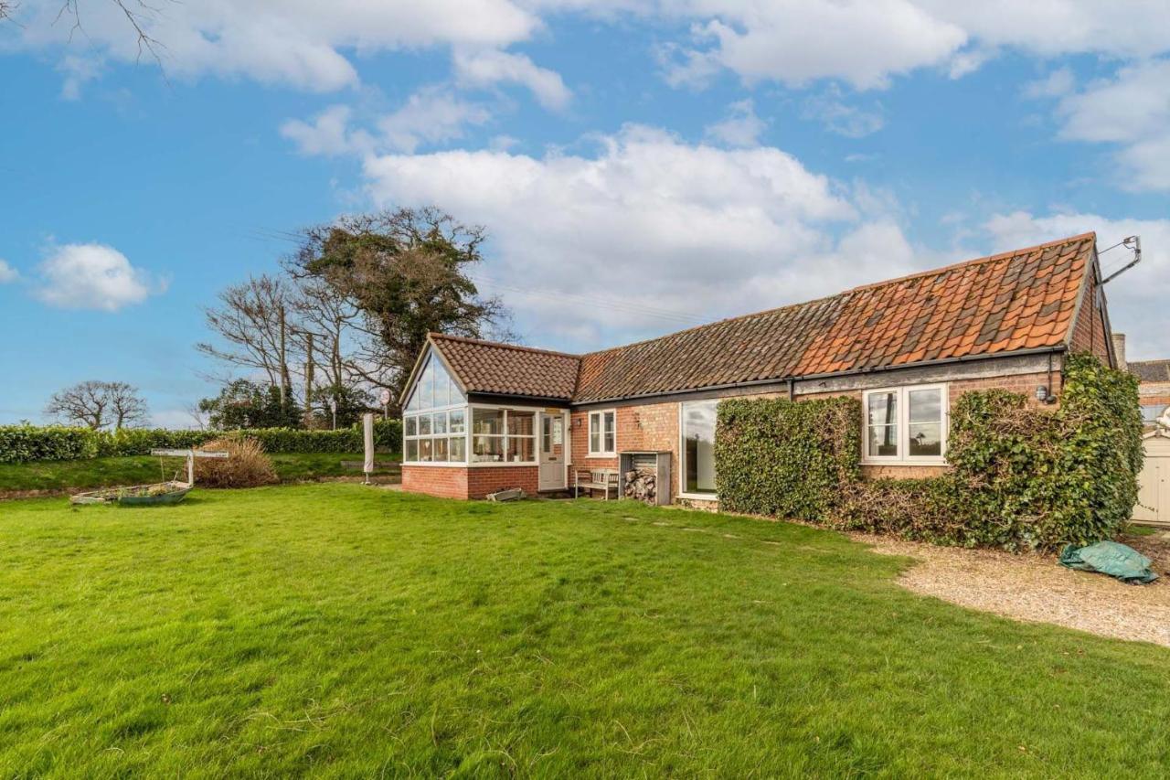 Burgh and Tuttington Host & Stay - Woodfalls Barn מראה חיצוני תמונה
