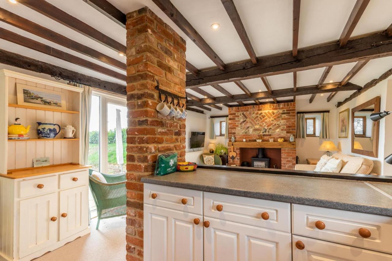 Burgh and Tuttington Host & Stay - Woodfalls Barn מראה חיצוני תמונה